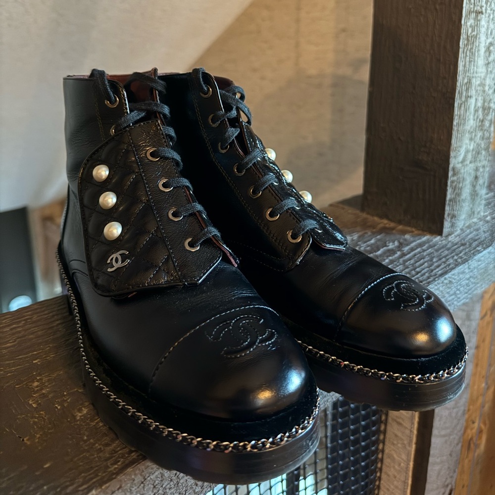 Chanel boots ( short boots )